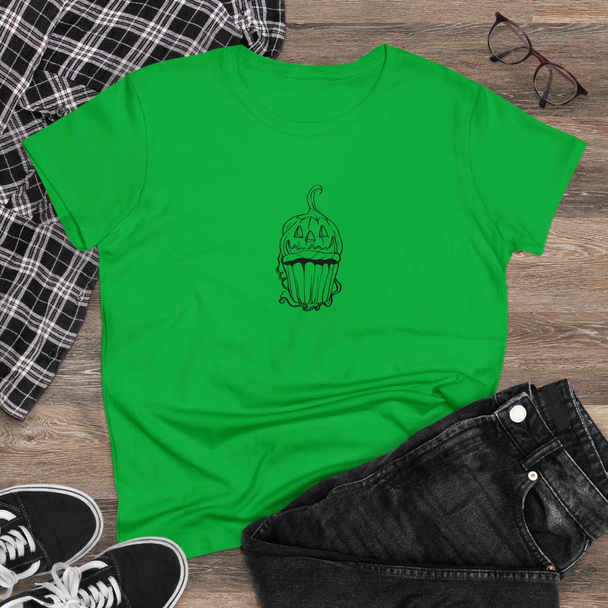 Pumpkin Cupcake, Halloween Cupcake Designs, Halloween Graphic Shirts, Spooky Halloween Shirts, Cute Halloween Graphic Tees