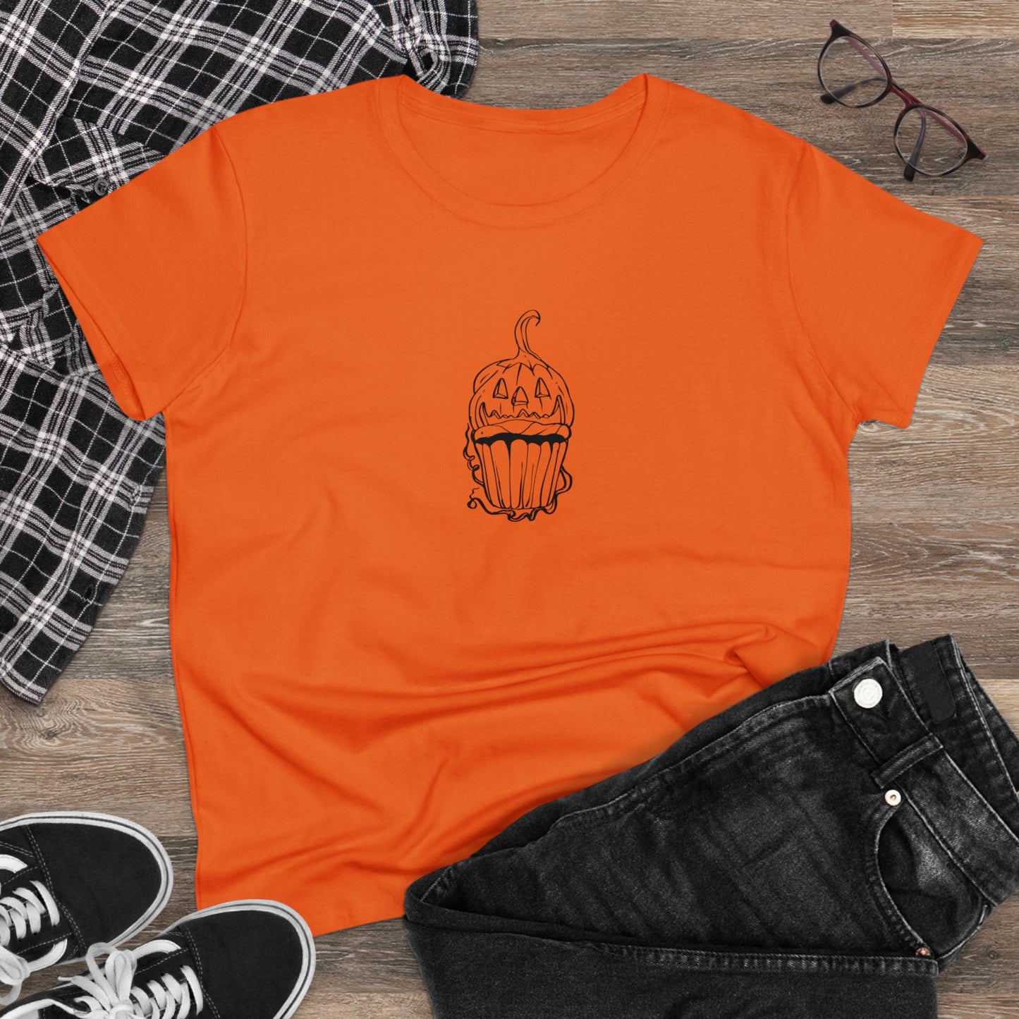 Pumpkin Cupcake, Halloween Cupcake Designs, Halloween Graphic Shirts, Spooky Halloween Shirts, Cute Halloween Graphic Tees