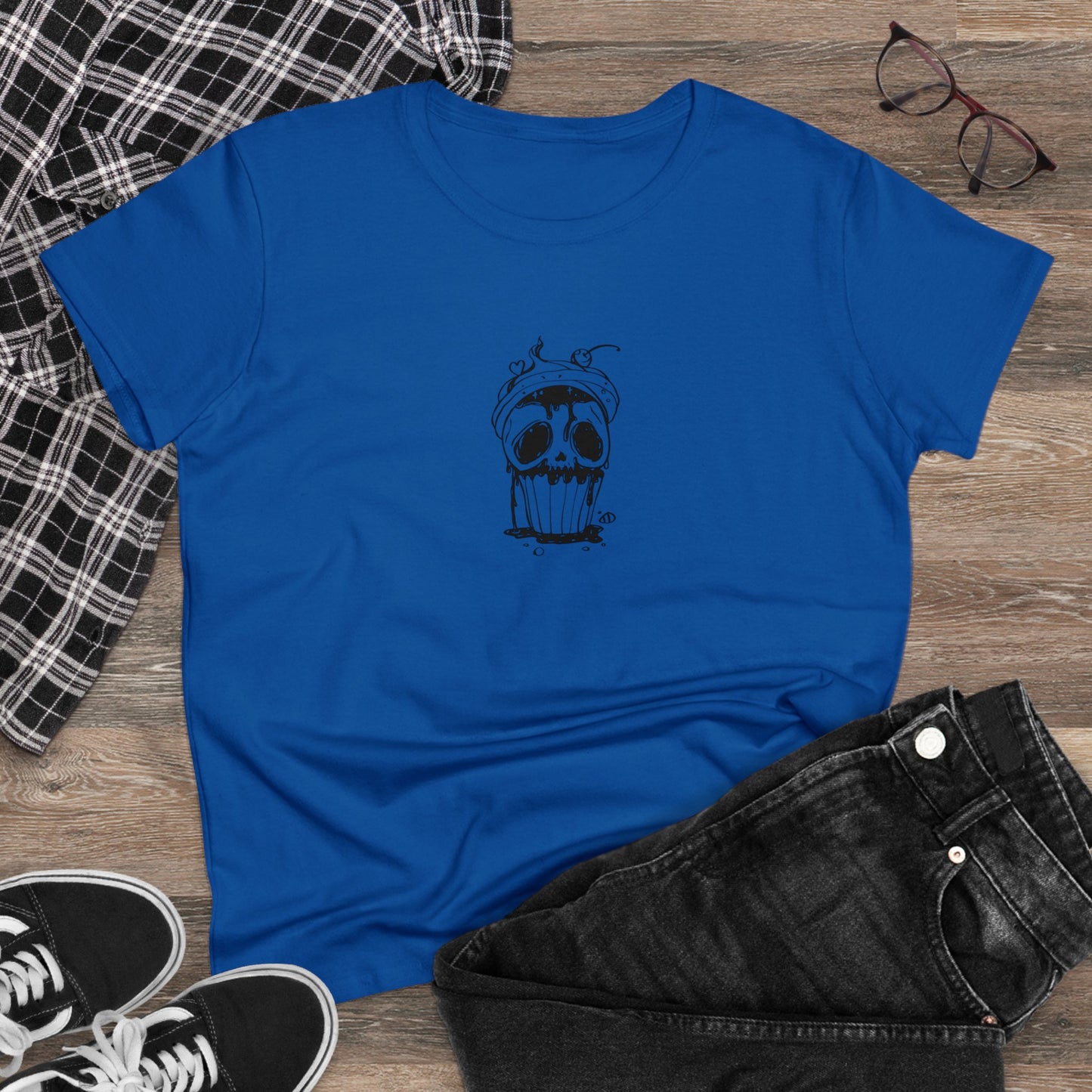 Skull Cupcake, Halloween Cupcake Designs, Halloween Graphic Shirts, Spooky Halloween Shirts, Cute Halloween Graphic Tees