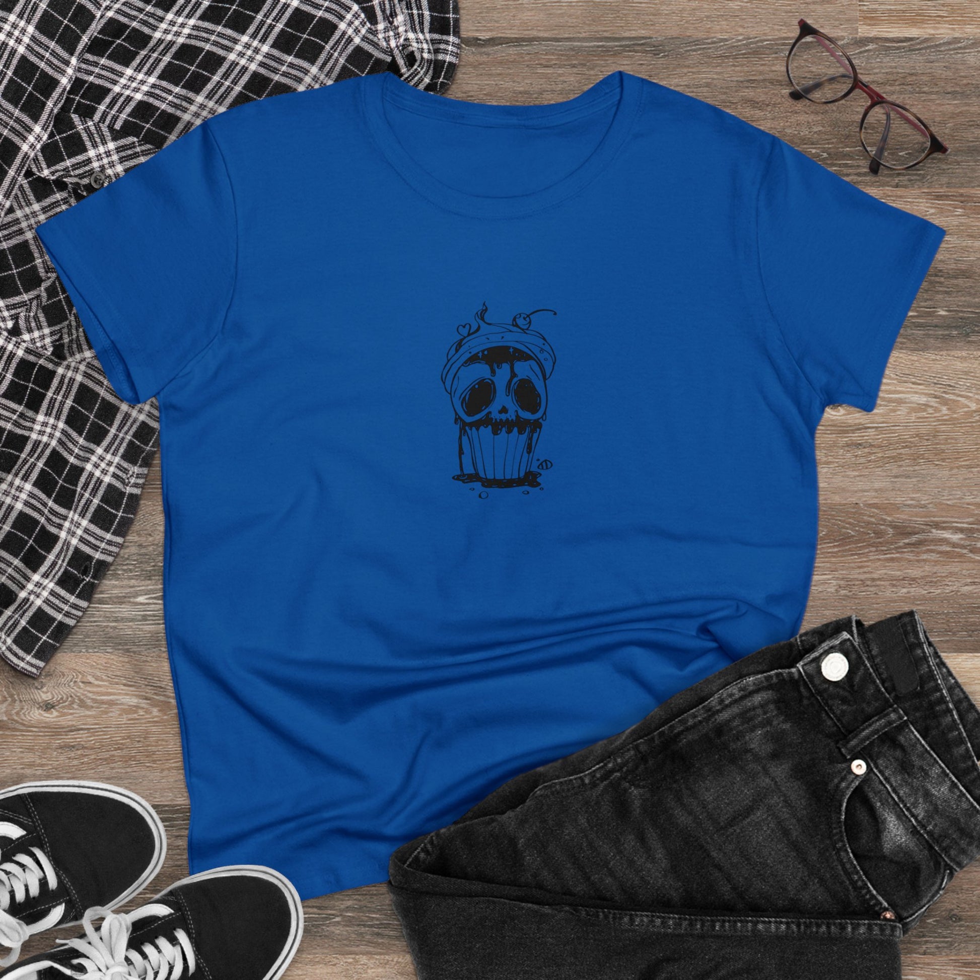 Skull Cupcake, Halloween Cupcake Designs, Halloween Graphic Shirts, Spooky Halloween Shirts, Cute Halloween Graphic Tees