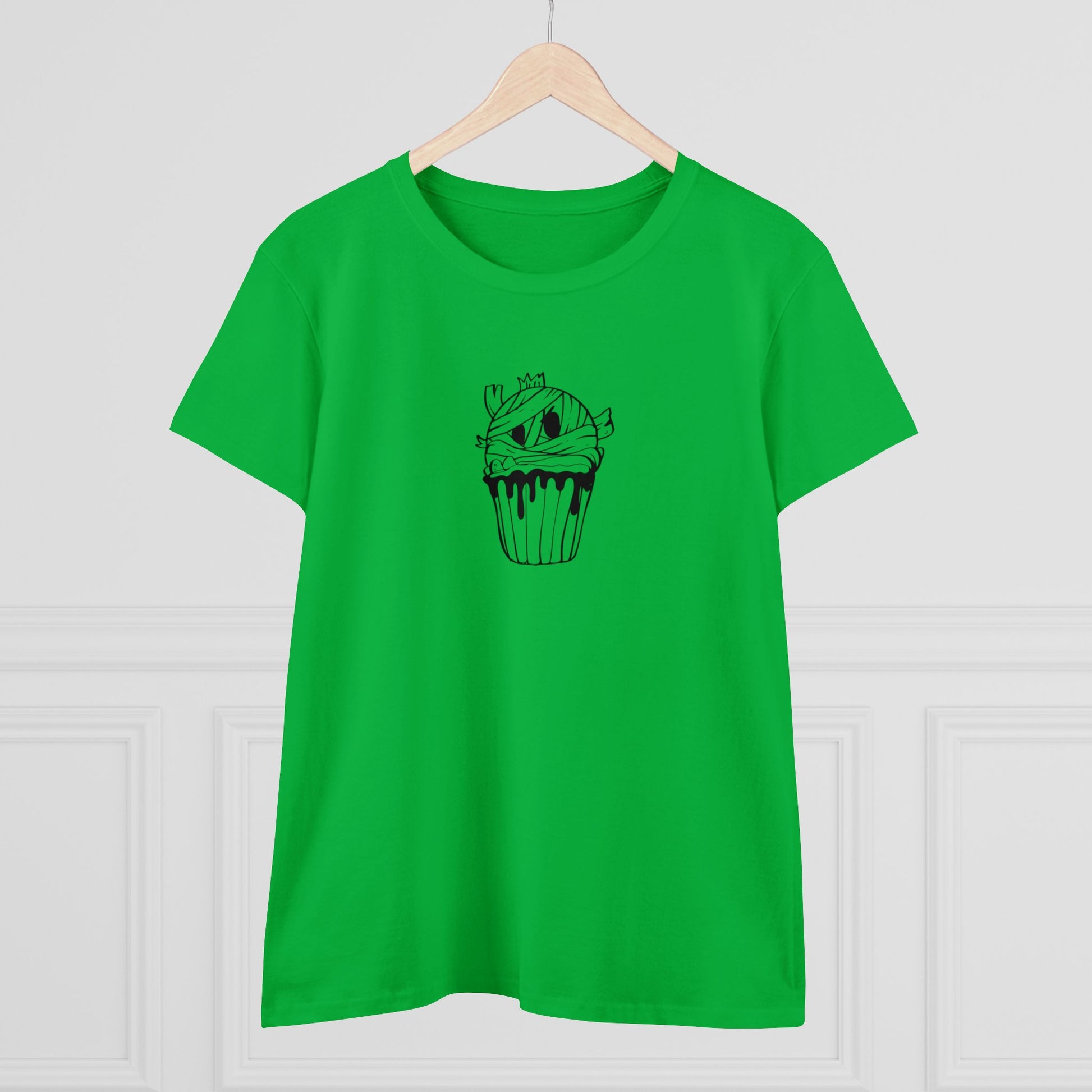 Mummy Cupcake, Halloween Cupcake Designs, Halloween Graphic Shirts, Spooky Halloween Shirts, Cute Halloween Graphic Tees